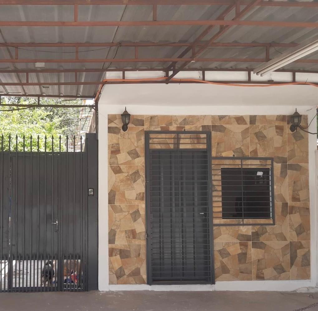 Monoambiente Semi Independiente En Asu-Py Asuncion Bagian luar foto